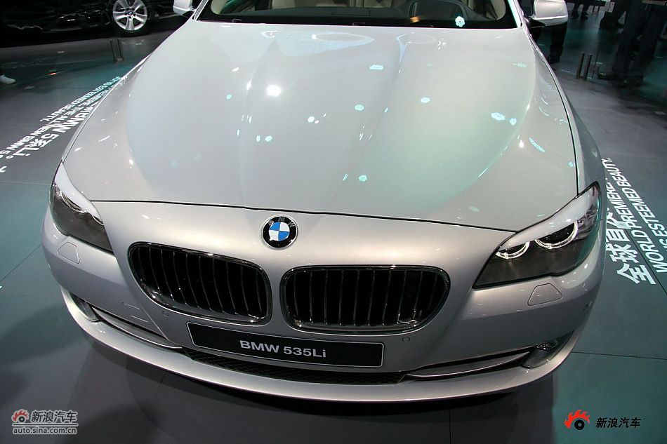 宝马535Li车头及头灯