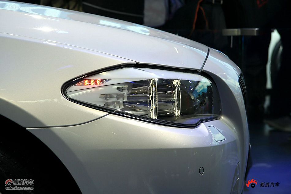 宝马535Li车头及头灯