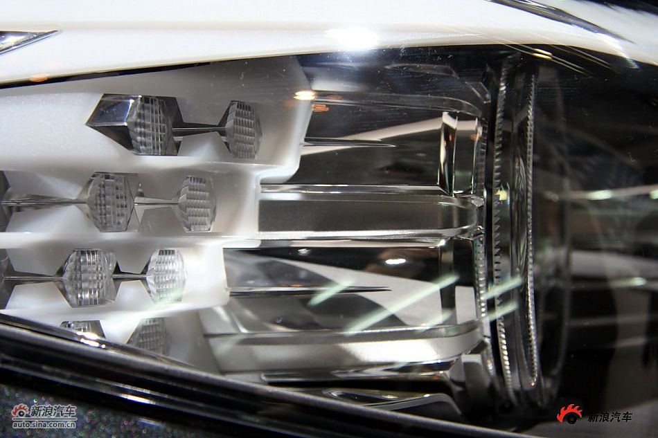 宝马535Li车头及头灯