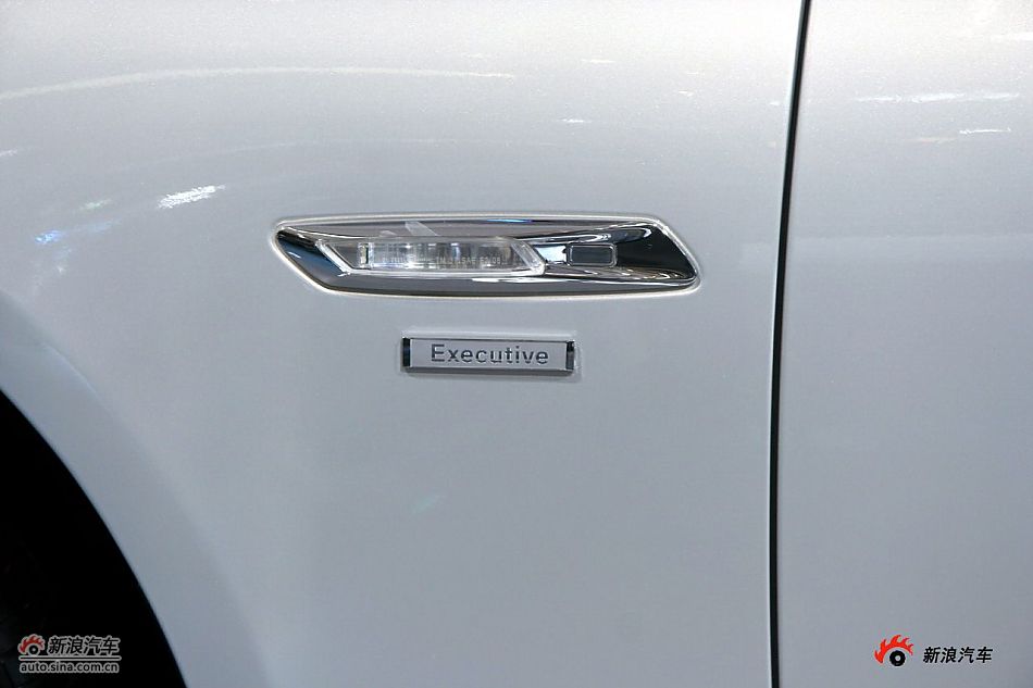 宝马535Li侧转向灯