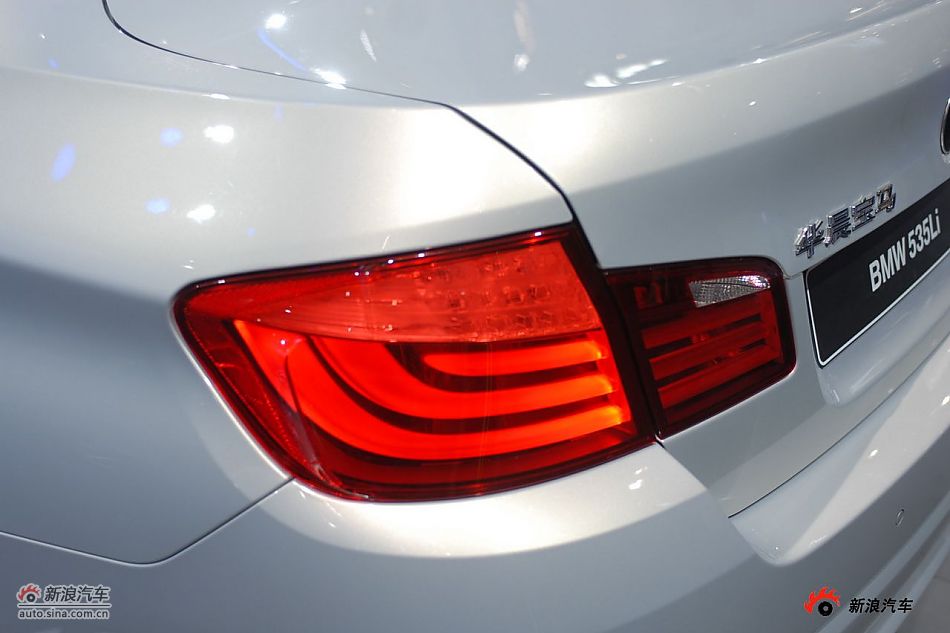 宝马535Li尾部