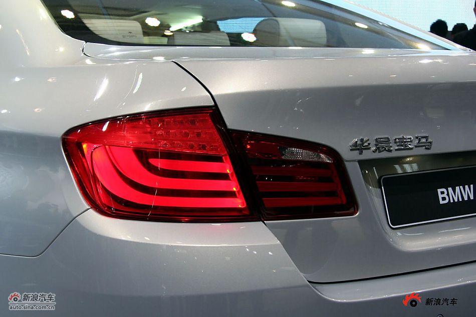 宝马535Li尾部