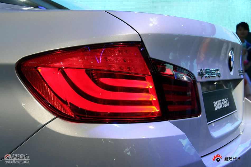 宝马535Li尾部