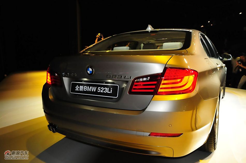 全新宝马523Li外观