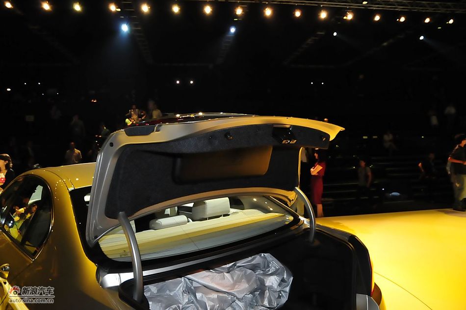 全新宝马523Li内饰