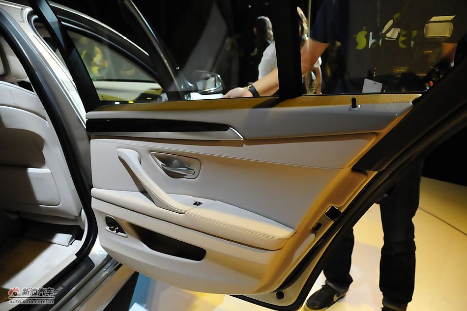 全新宝马523Li内饰