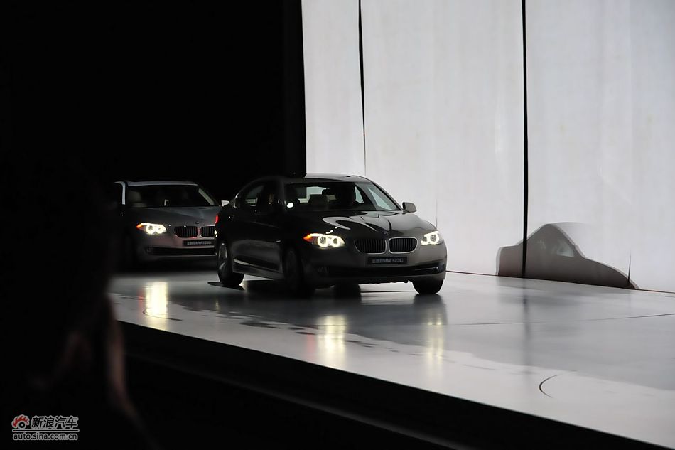 新5系长轴距版亮相