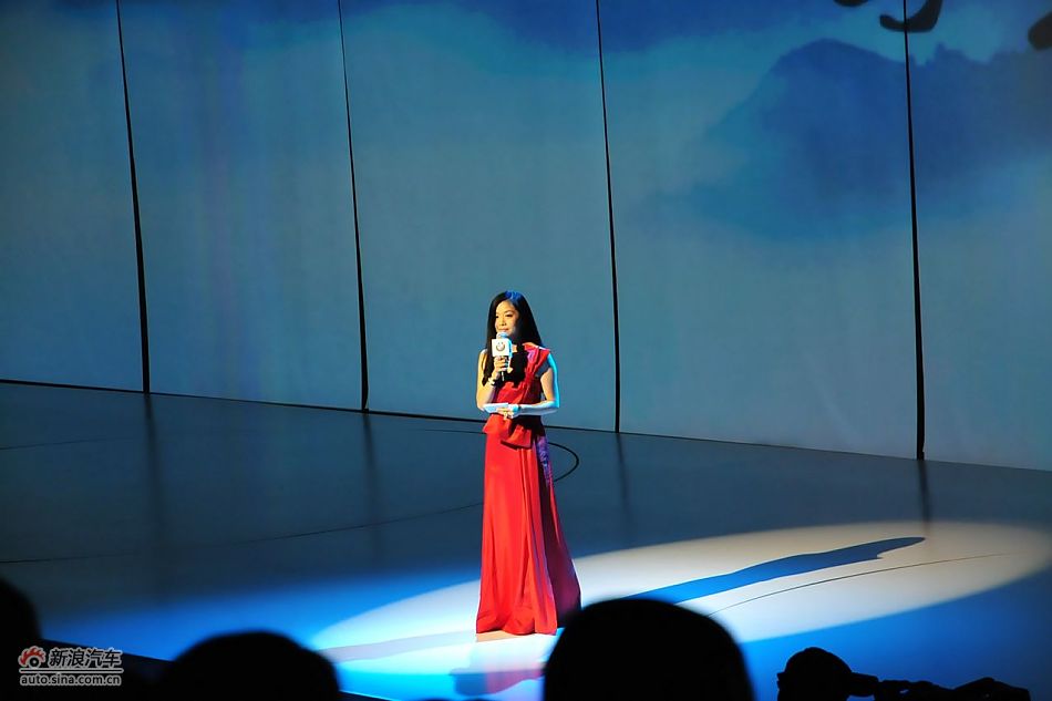 上市现场主持人