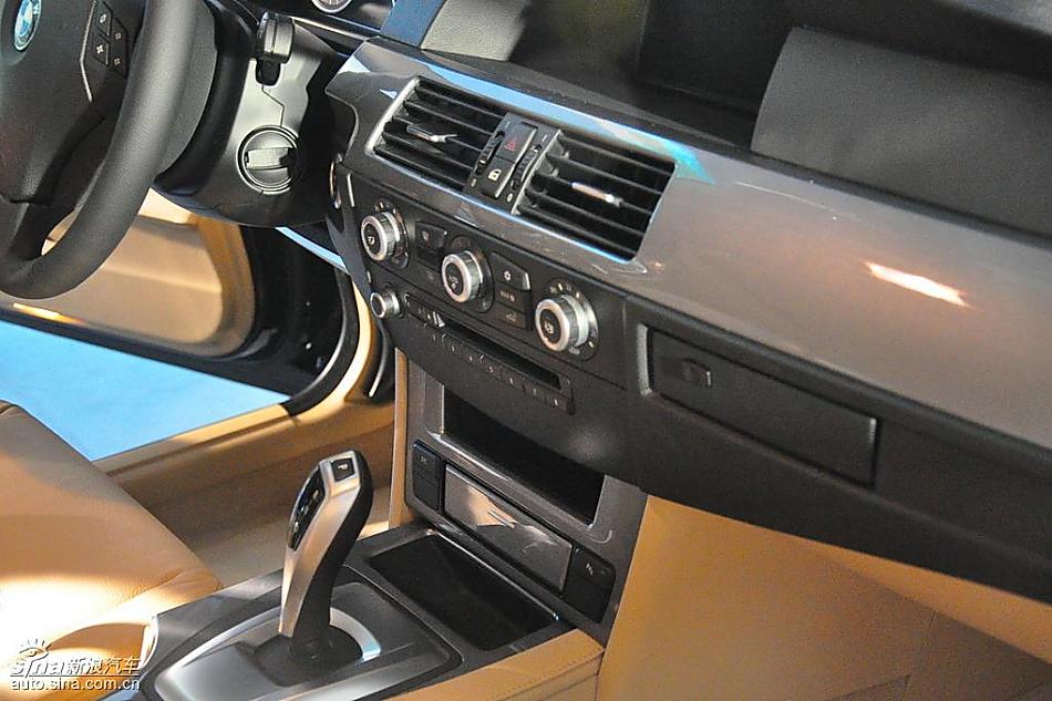 宝马520li领先型上市现场图