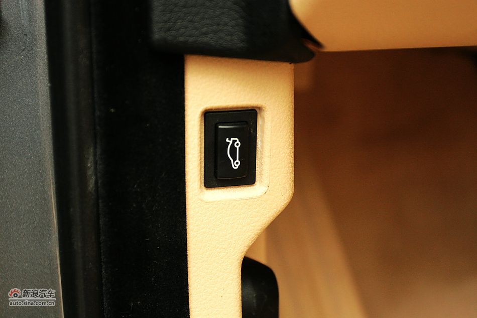 2011款宝马528Li豪华型内饰图片