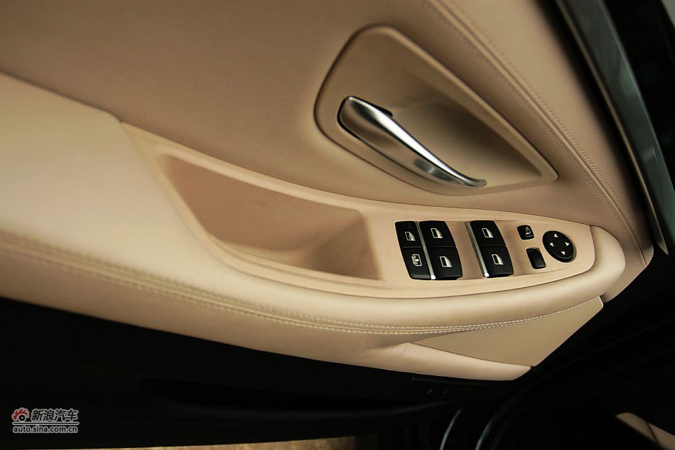 2011款宝马528Li豪华型内饰图片