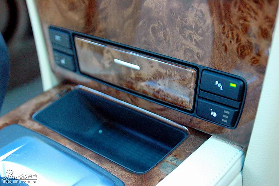 宝马新530Li内饰