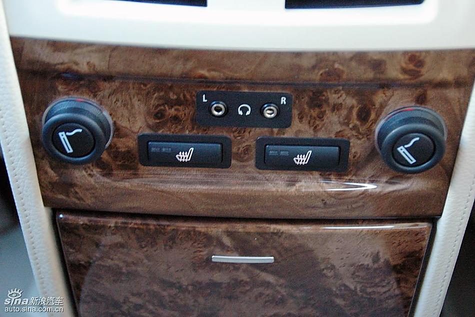 宝马新530Li内饰