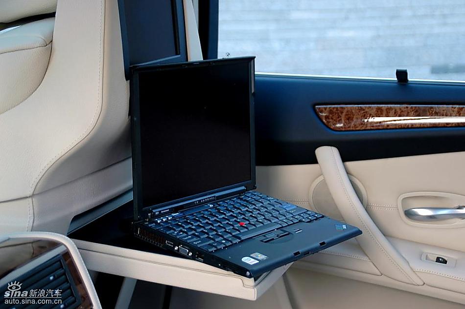 宝马新530Li内饰