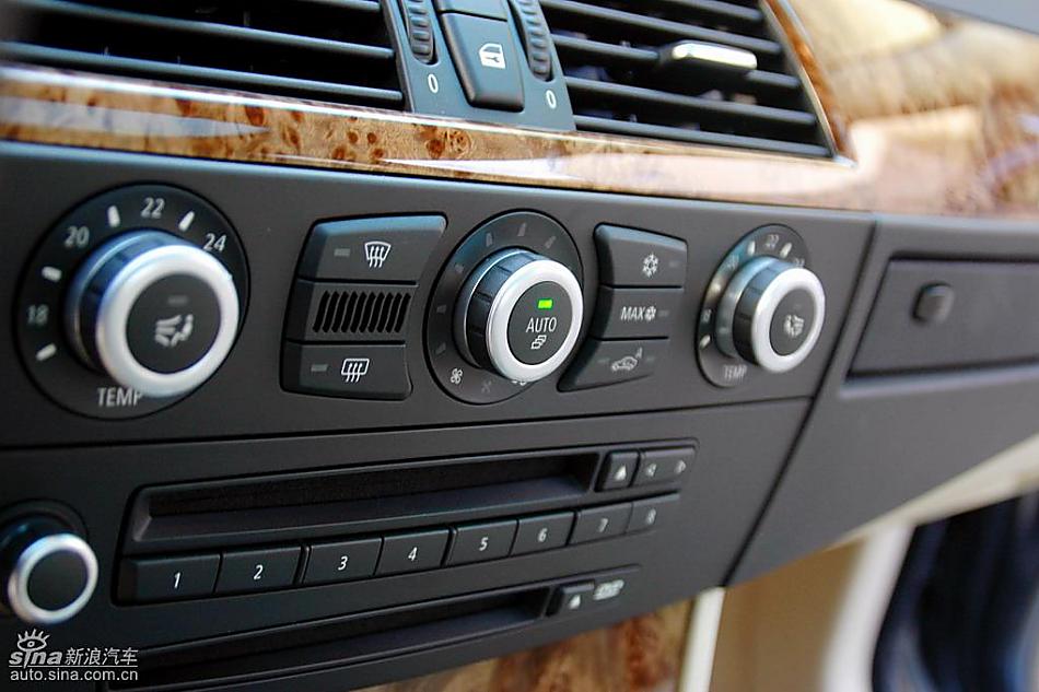 宝马新530Li内饰