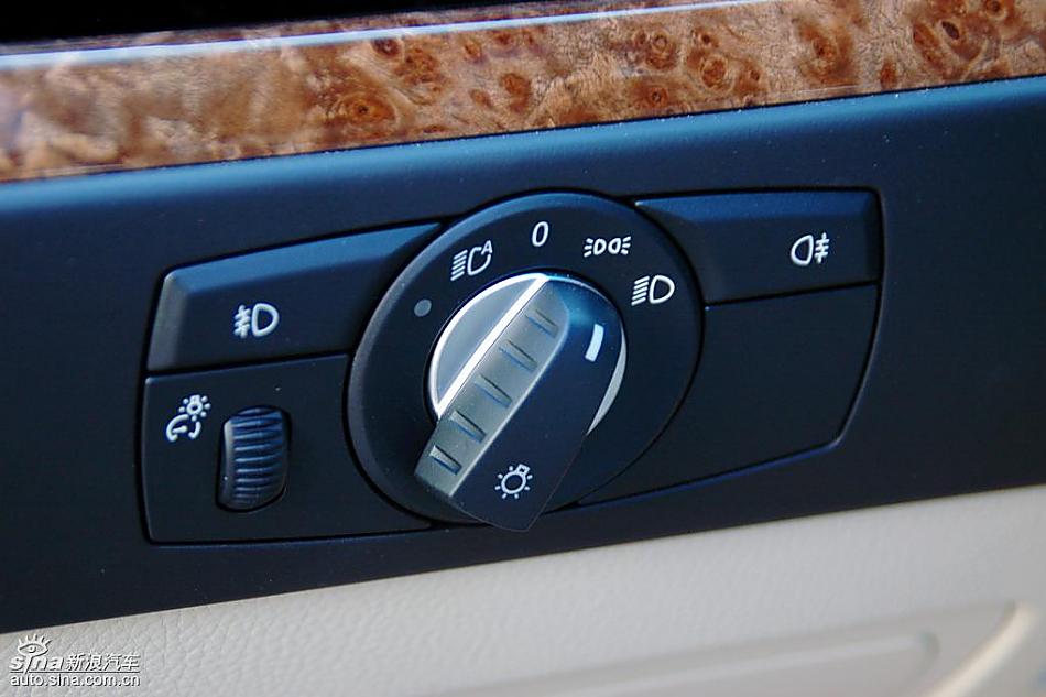 宝马新530Li内饰