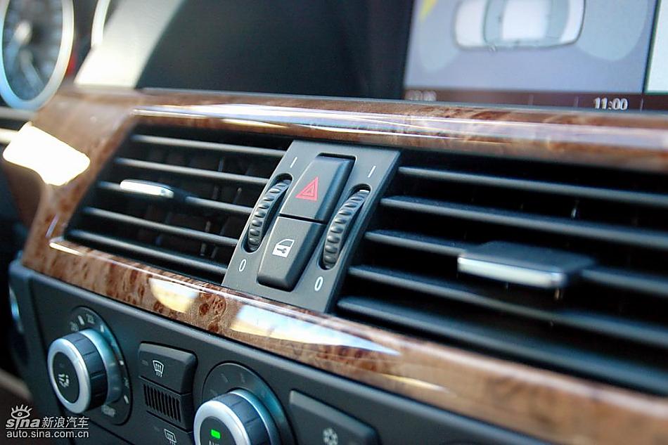宝马新530Li内饰