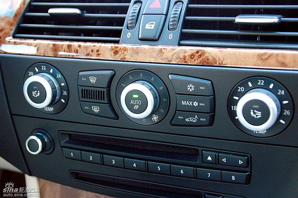 宝马新530Li内饰