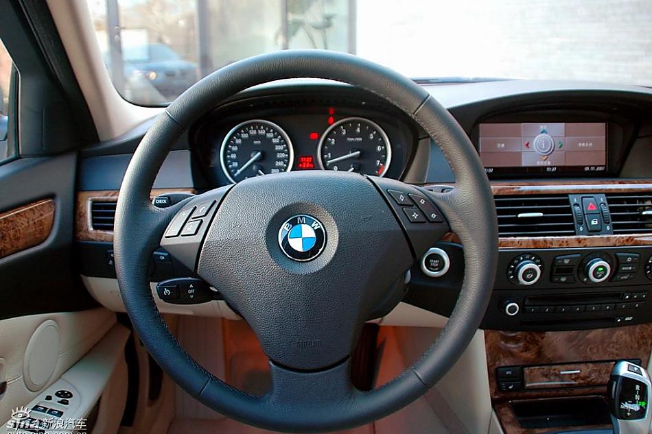 宝马新530Li内饰