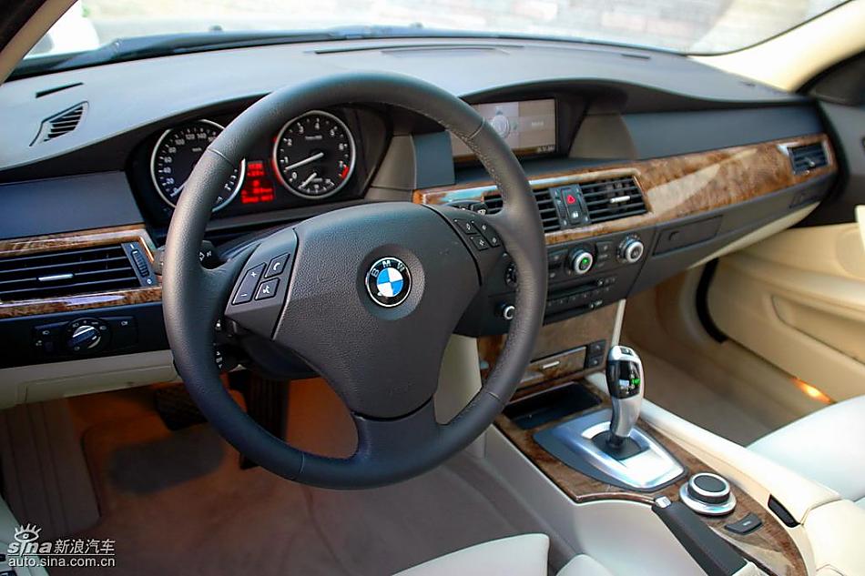 宝马新530Li内饰