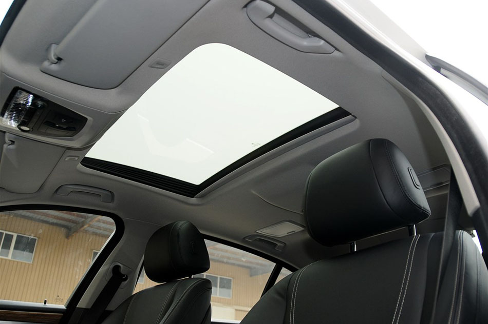 2014款 525Li 风尚设计套装 座椅空间