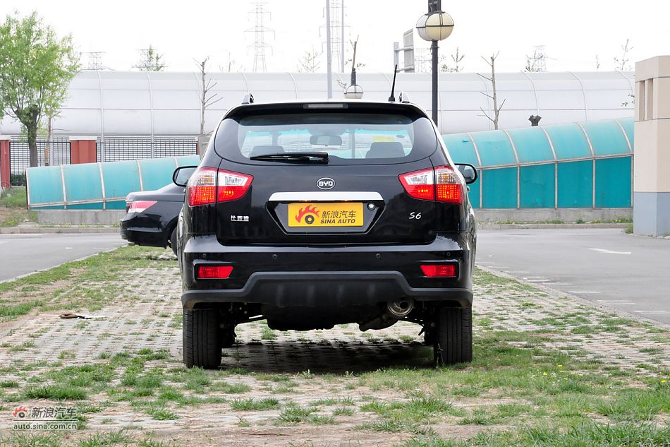2011款比亚迪S6高清到店实拍
