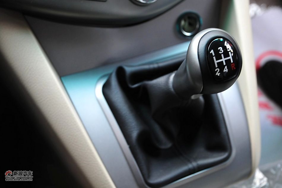 2011款比亚迪S6实拍