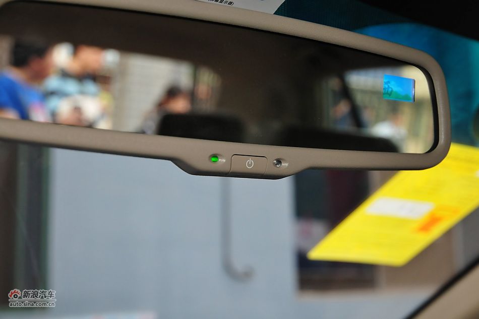 2011款比亚迪S6实拍