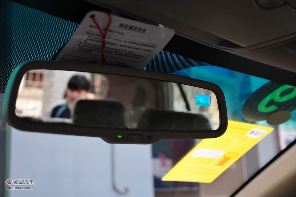 2011款比亚迪S6实拍