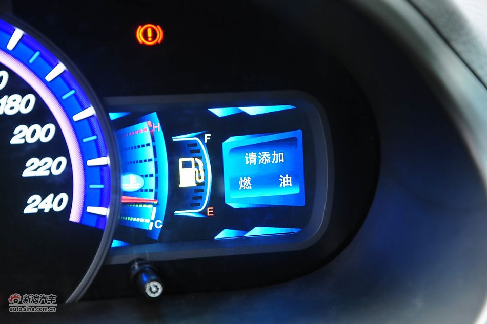 2011款比亚迪S6实拍