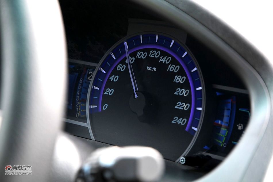 2011款比亚迪S6实拍