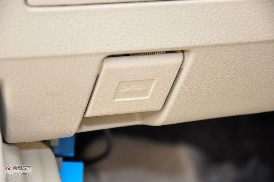 2011款比亚迪S6高清到店实拍