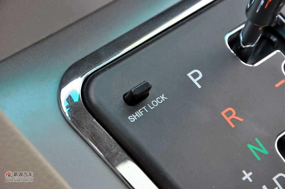 2011款比亚迪S6高清到店实拍