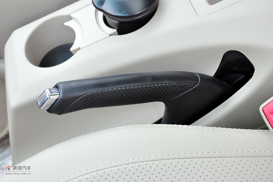 2011款比亚迪S6高清到店实拍