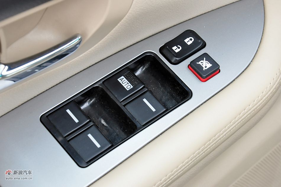 2011款比亚迪S6高清到店实拍