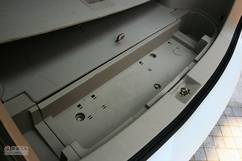 比亚迪S6座椅空间