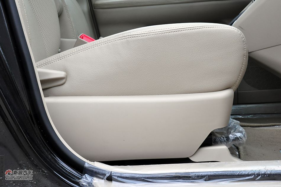 2011款比亚迪S6高清到店实拍