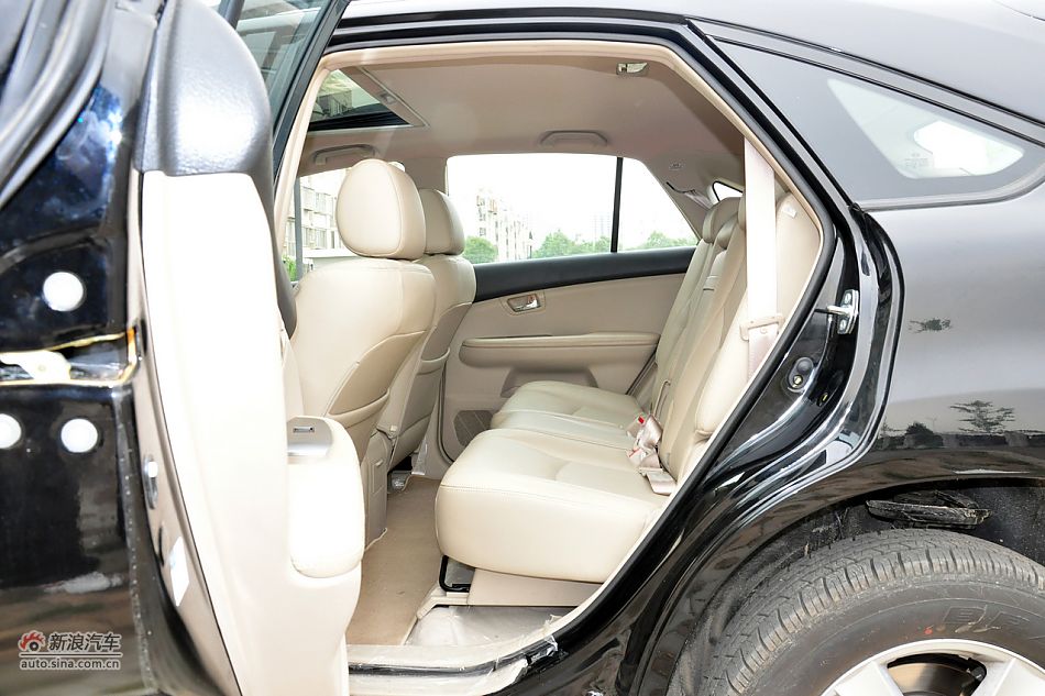 2011款比亚迪S6高清到店实拍