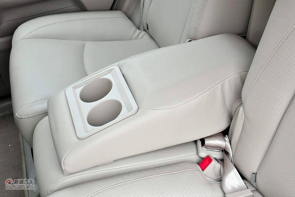 2011款比亚迪S6高清到店实拍