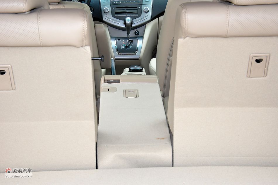 2011款比亚迪S6高清到店实拍