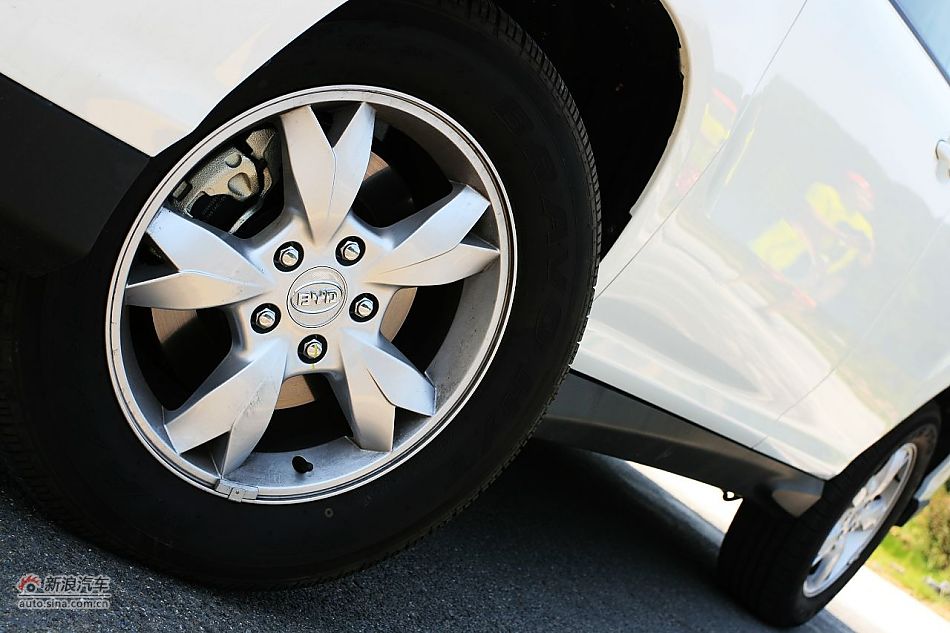 比亚迪S6外观细节