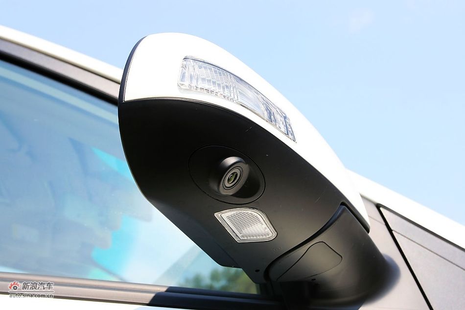 比亚迪S6外观细节