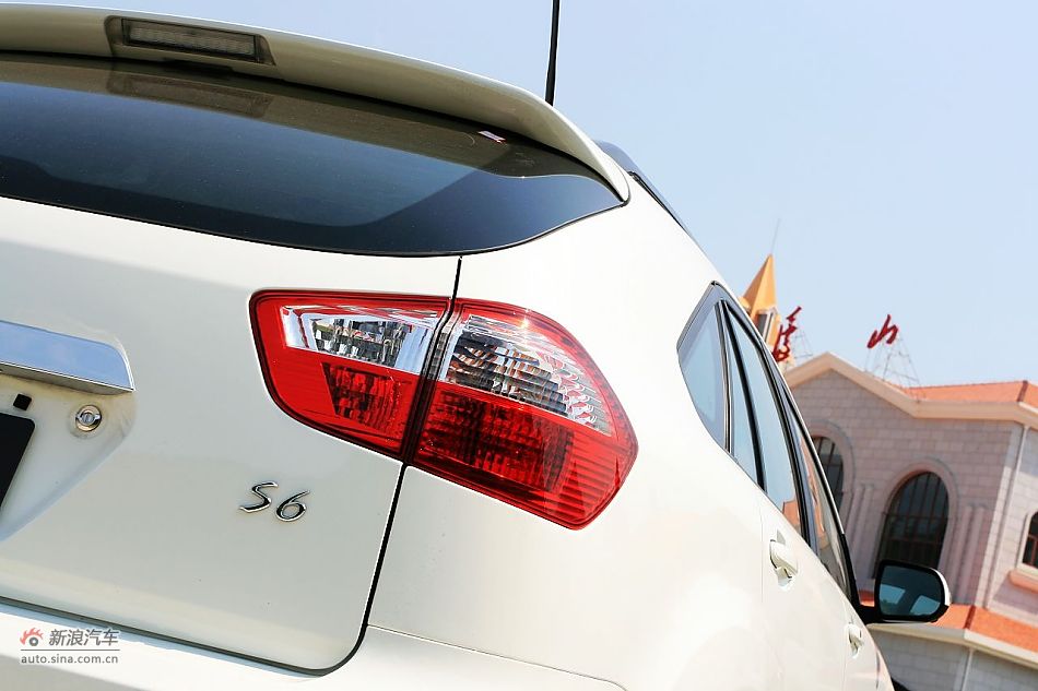 比亚迪S6外观细节