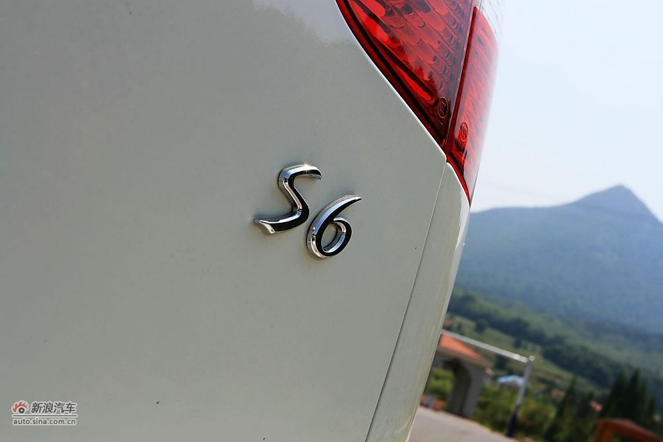 比亚迪S6外观细节