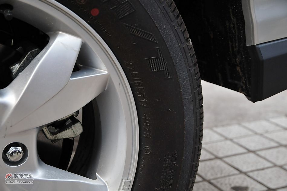 2011款比亚迪S6外观细节