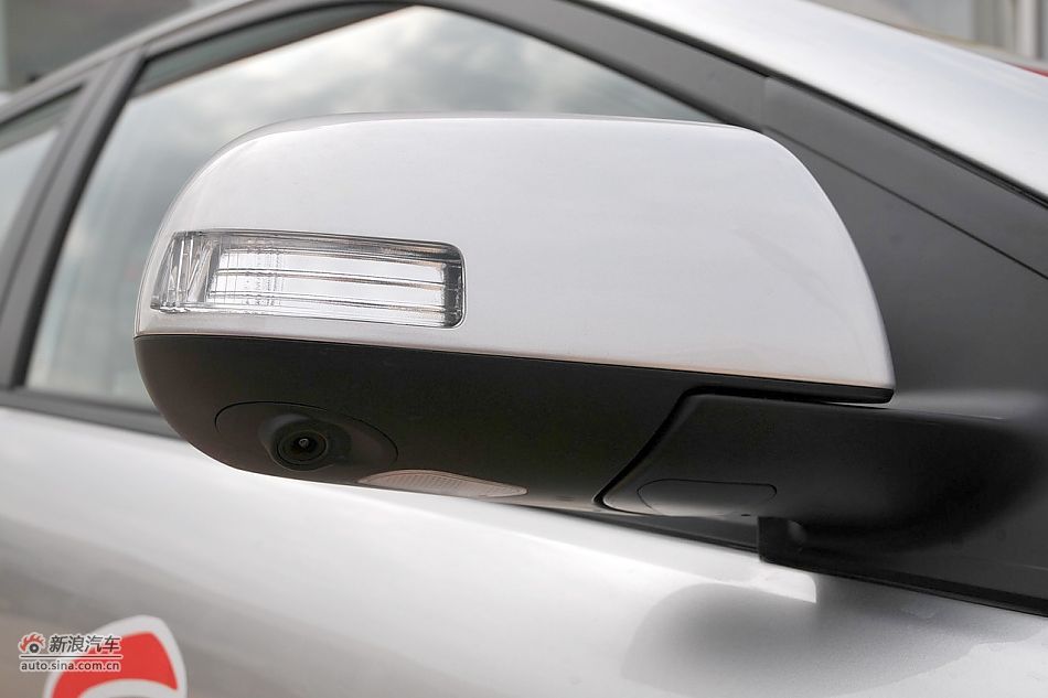 2011款比亚迪S6外观细节