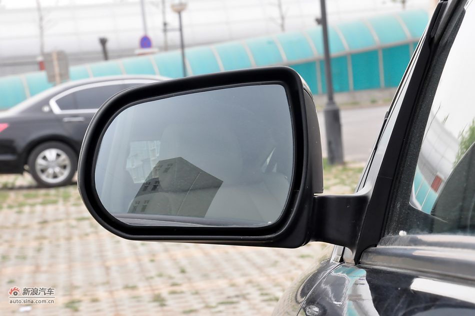 2011款比亚迪S6高清到店实拍