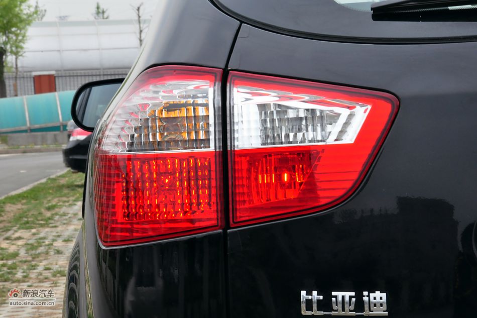 2011款比亚迪S6高清到店实拍