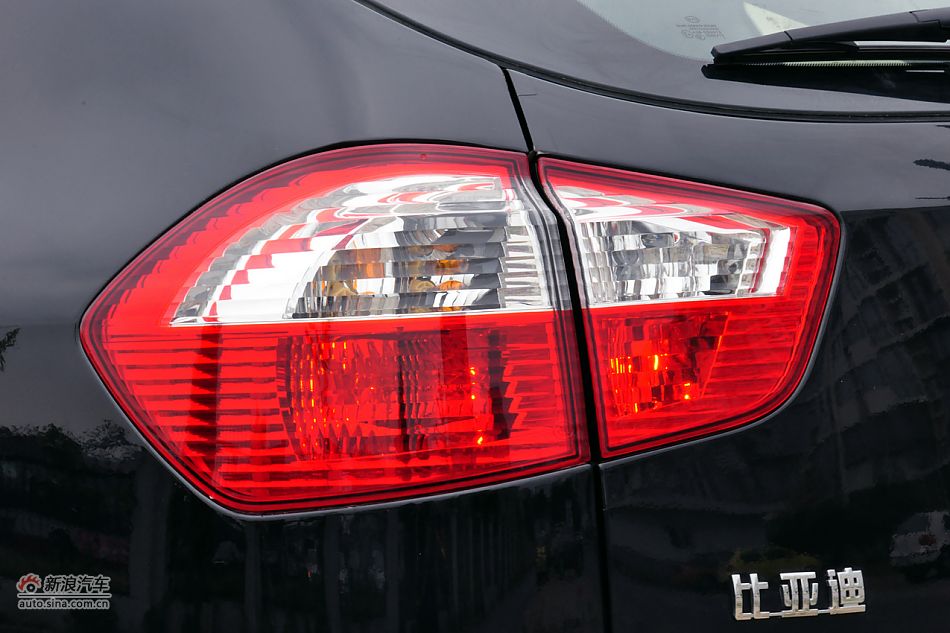 2011款比亚迪S6高清到店实拍