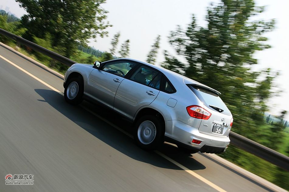 比亚迪S6试车